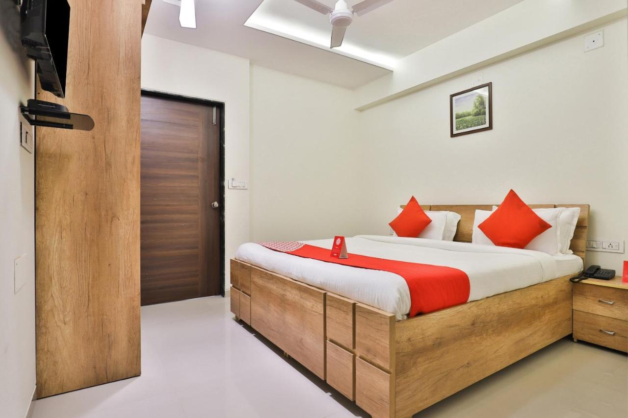 Collection O 12462 Hotel Shiv Inn Gandhinagar Exterior foto