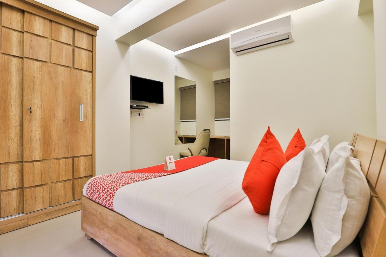 Collection O 12462 Hotel Shiv Inn Gandhinagar Exterior foto