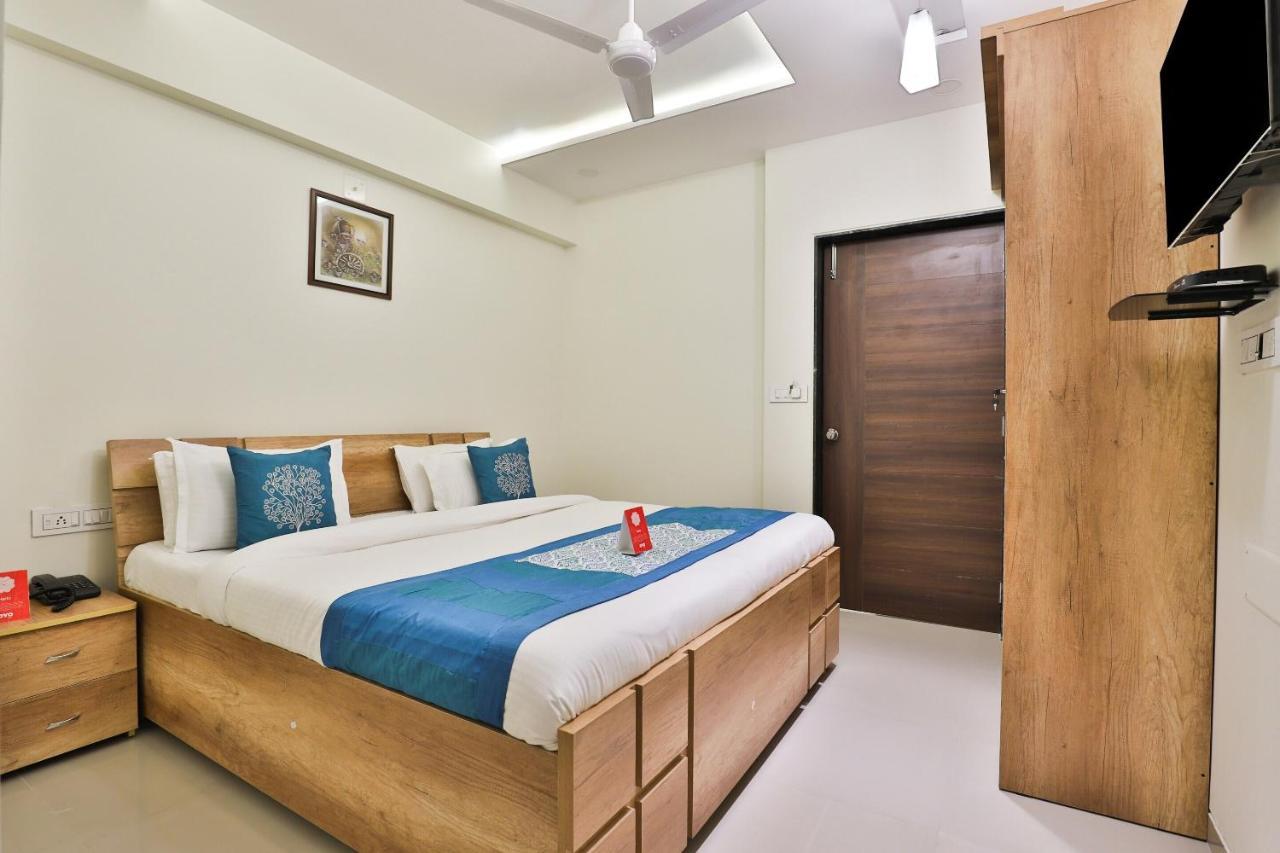 Collection O 12462 Hotel Shiv Inn Gandhinagar Exterior foto