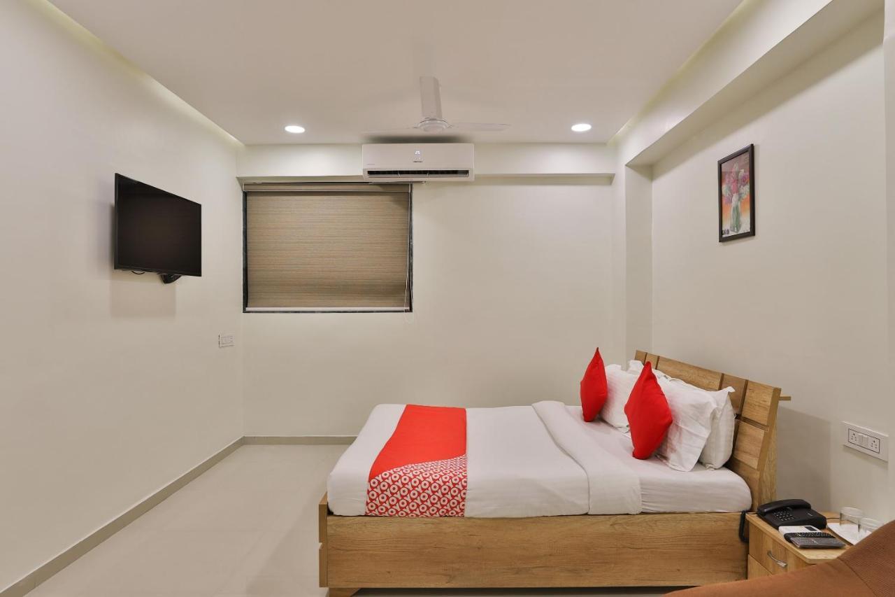 Collection O 12462 Hotel Shiv Inn Gandhinagar Exterior foto