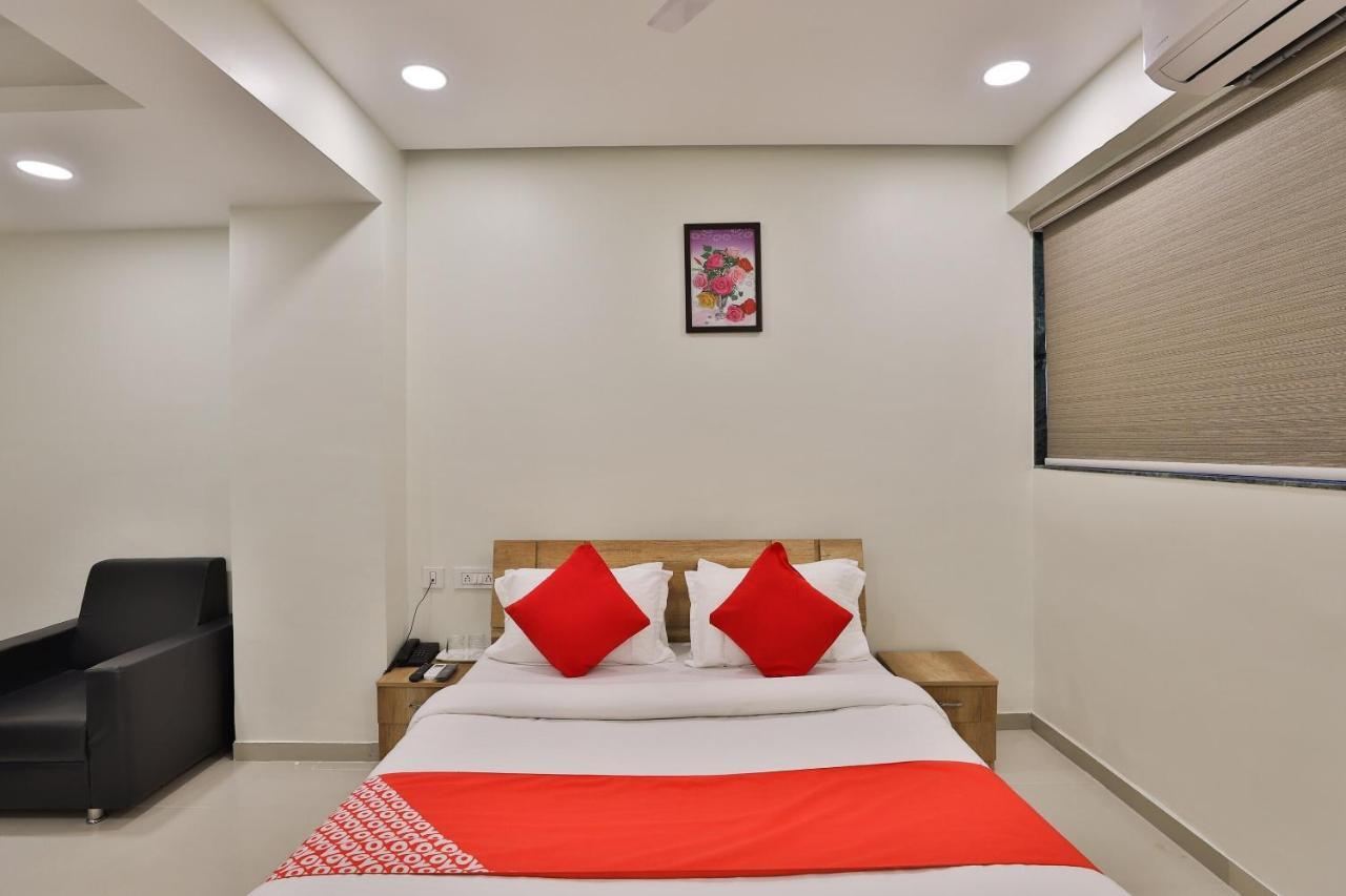 Collection O 12462 Hotel Shiv Inn Gandhinagar Exterior foto