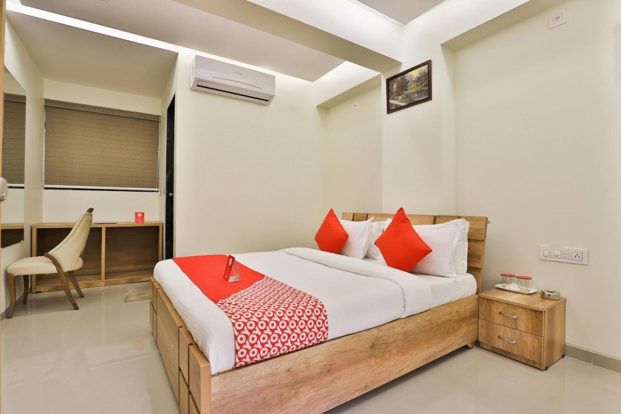 Collection O 12462 Hotel Shiv Inn Gandhinagar Exterior foto