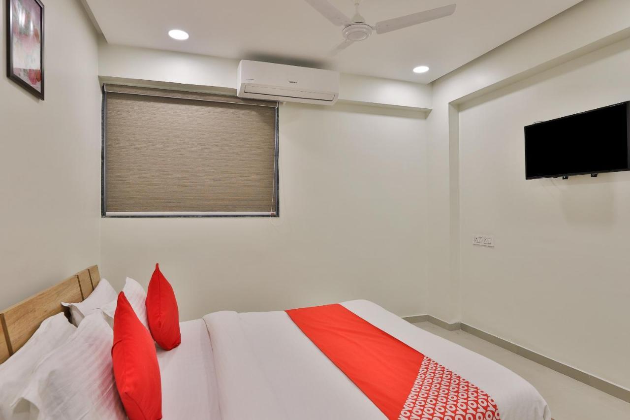 Collection O 12462 Hotel Shiv Inn Gandhinagar Exterior foto