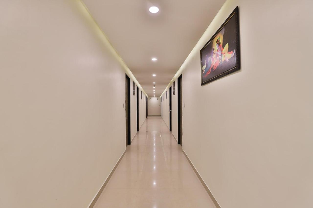 Collection O 12462 Hotel Shiv Inn Gandhinagar Exterior foto