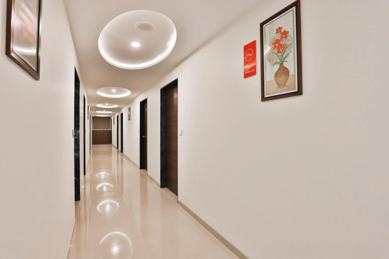 Collection O 12462 Hotel Shiv Inn Gandhinagar Exterior foto