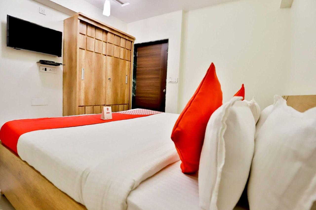 Collection O 12462 Hotel Shiv Inn Gandhinagar Exterior foto