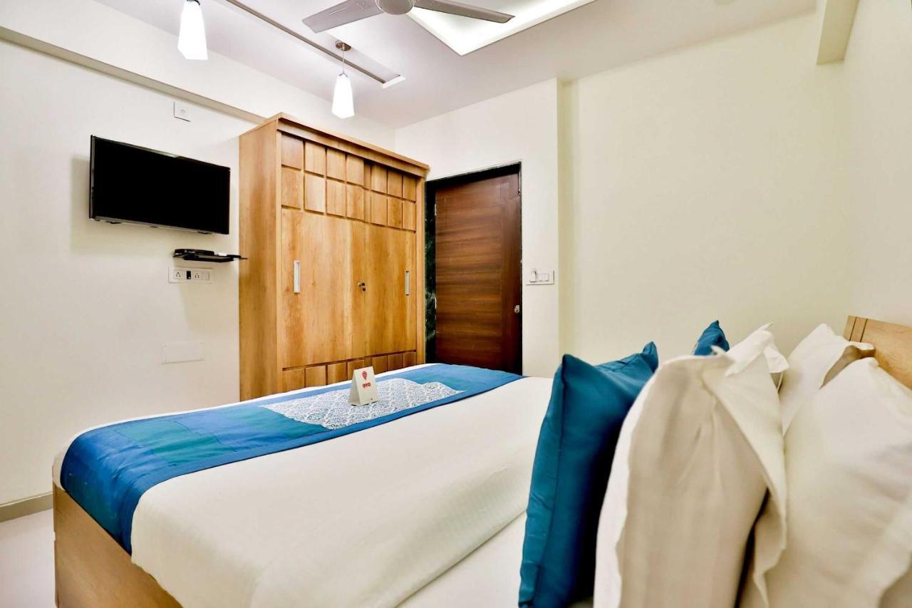 Collection O 12462 Hotel Shiv Inn Gandhinagar Exterior foto