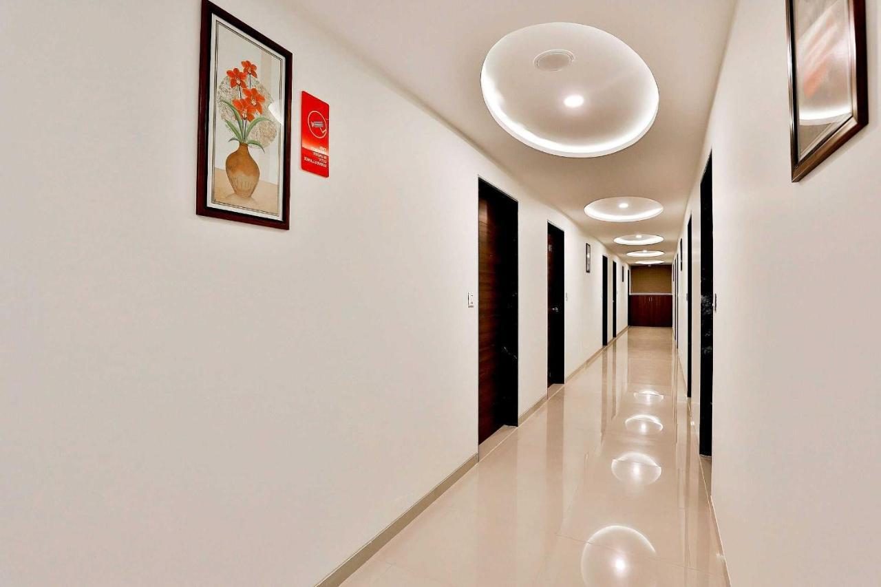 Collection O 12462 Hotel Shiv Inn Gandhinagar Exterior foto