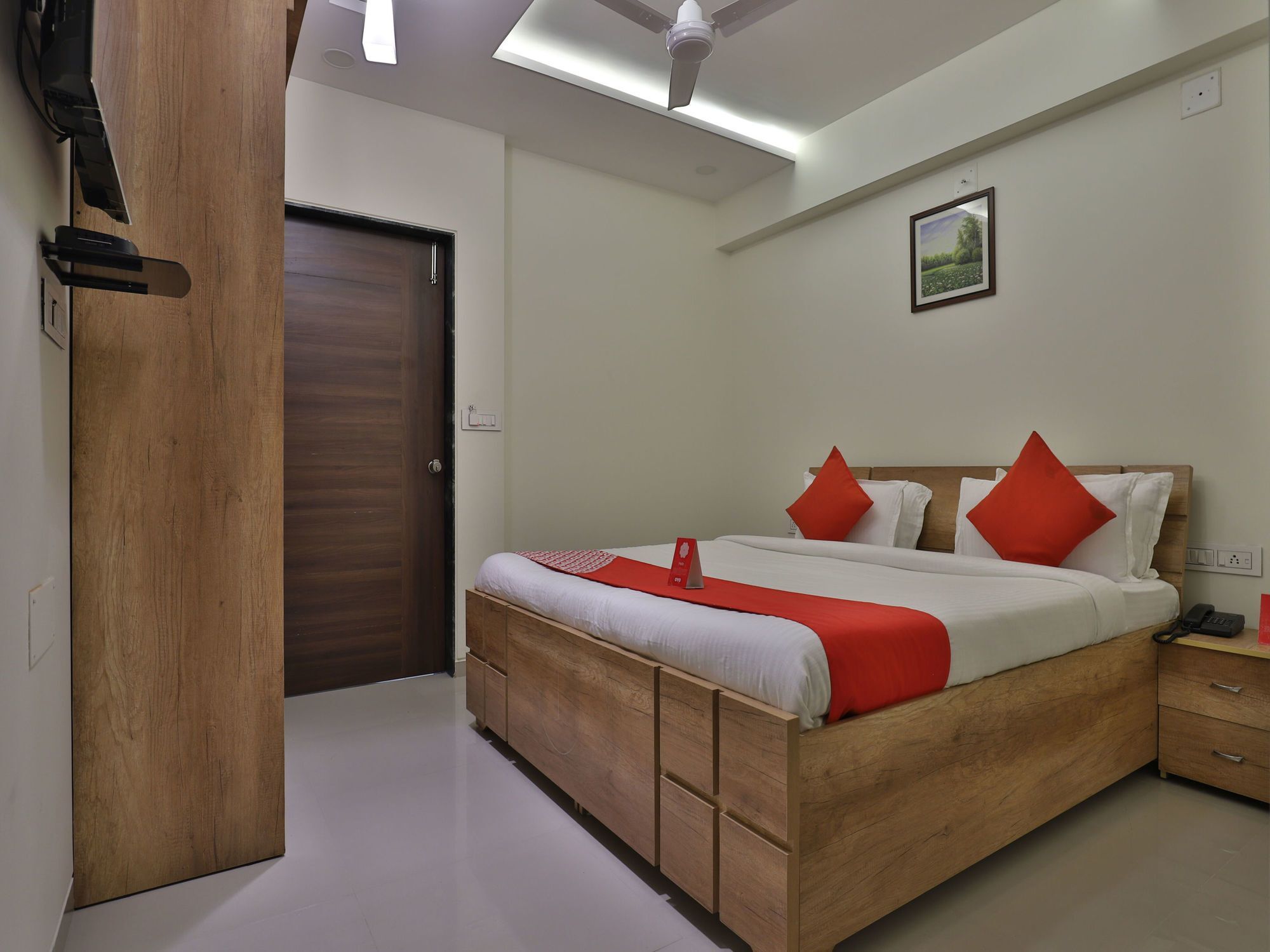 Collection O 12462 Hotel Shiv Inn Gandhinagar Exterior foto