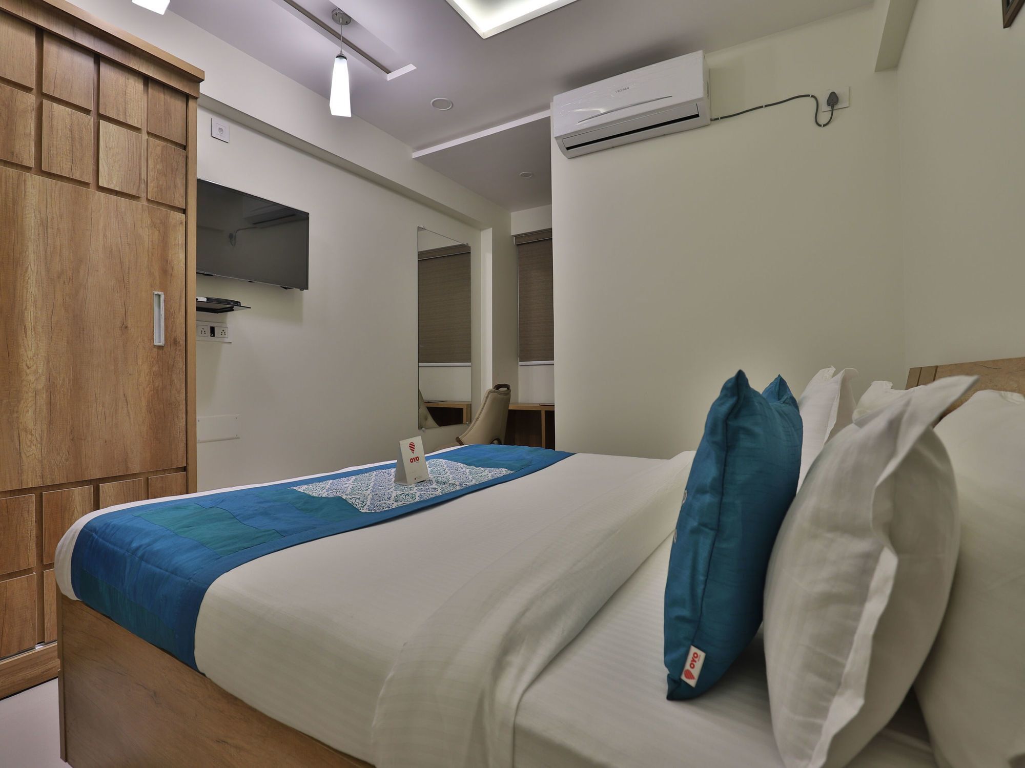 Collection O 12462 Hotel Shiv Inn Gandhinagar Exterior foto