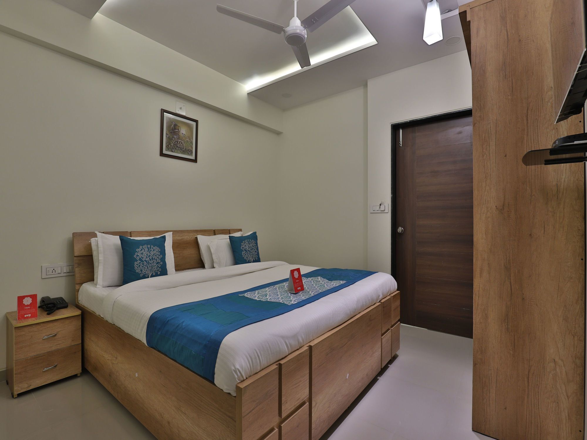 Collection O 12462 Hotel Shiv Inn Gandhinagar Exterior foto